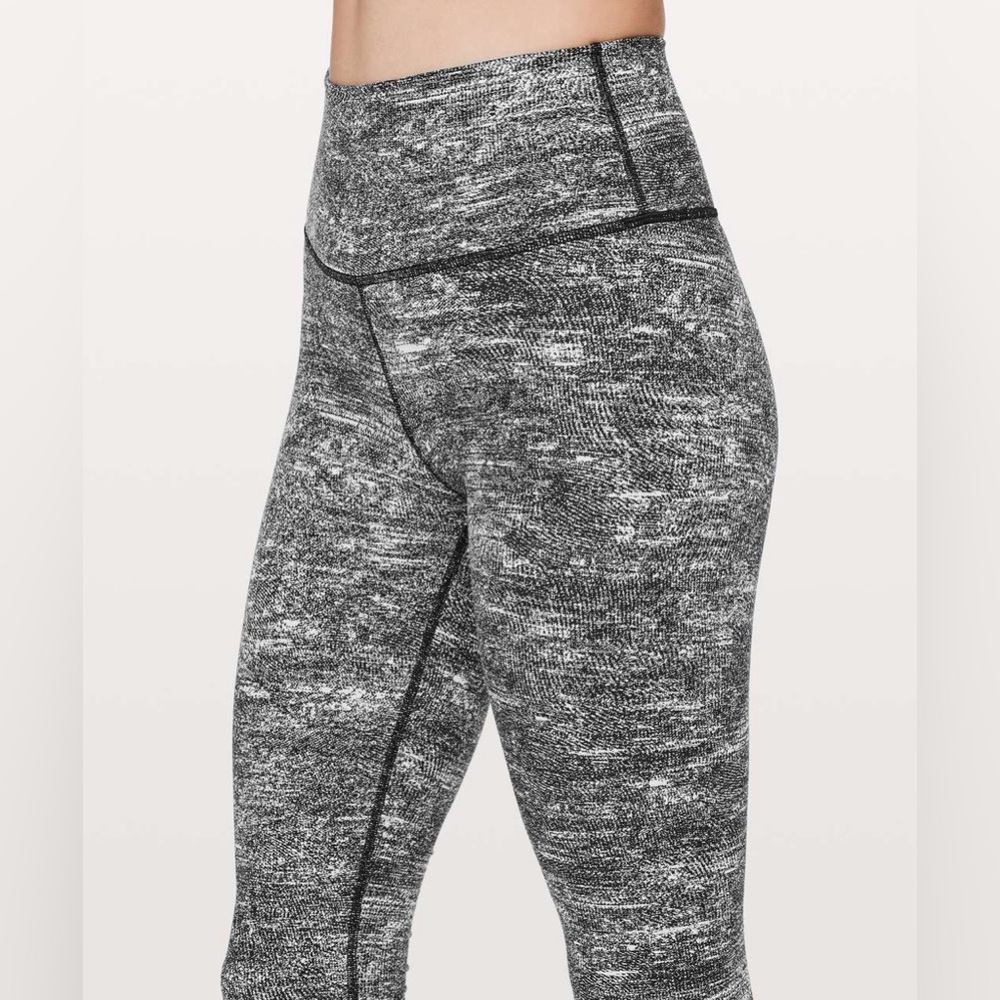 Lululemon Wunder Under High-Rise Crop Tights in Rush Jacquard, size 6 - Picture 4 of 14